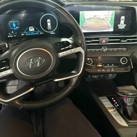 Hyundai Elantra 2021