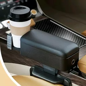 Подлокотник между сидением