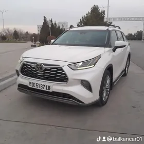 Toyota Highlander 2022