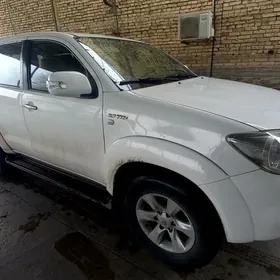 Toyota Fortuner 2007