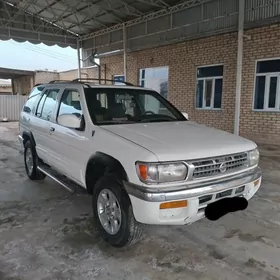 Nissan Pathfinder 1998