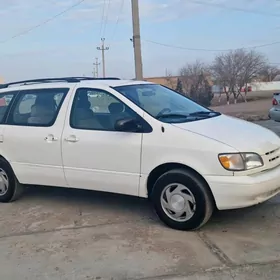 Toyota Sienna 2000