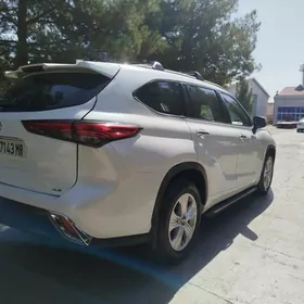 Toyota Highlander 2022