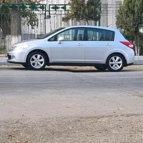 Nissan Tiida 2009