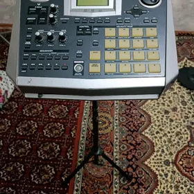 Ritim maşynka Roland sp-606