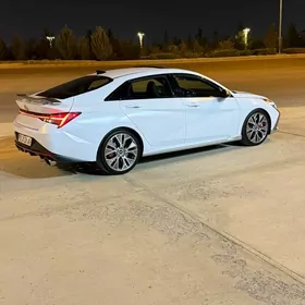 Hyundai Elantra 2022