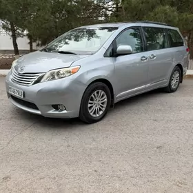 Toyota Sienna 2013