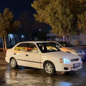 Hyundai Accent 2001