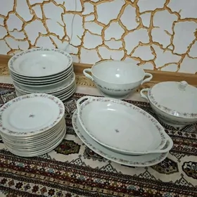 Столовой сервис Фарфоровый