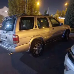 Nissan Pathfinder 2001