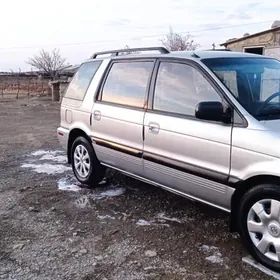 Mitsubishi Chariot 1992