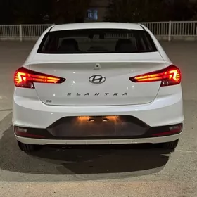 Hyundai Elantra 2019