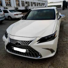 Lexus ES 350 2022