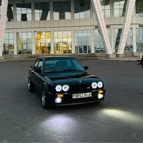 BMW 330 1989