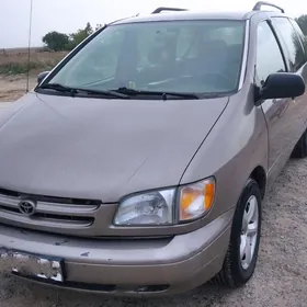 Toyota Sienna 1999