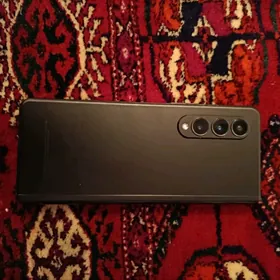 Samsung Galaxy Z Fold 3