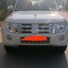 Mitsubishi Pajero 2013