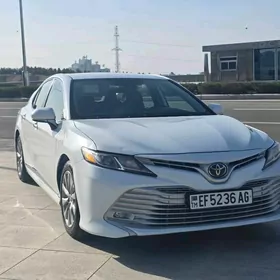 Toyota Camry 2020