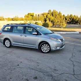 Toyota Sienna 2016