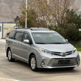 Toyota Sienna 2018