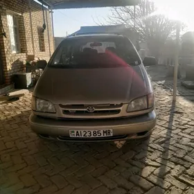Toyota Sienna 2000