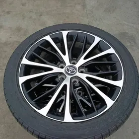 19 20 Camry Orginal 18