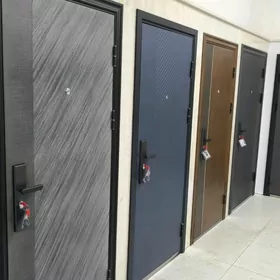 Anew Ŷigit gapy 12 ay garasarn