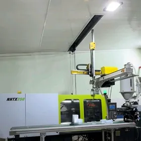 Inźektor (Термопласт автомат)