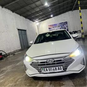 Hyundai Elantra 2020