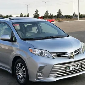 Toyota Sienna 2020