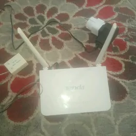 Роутер "Tenda"