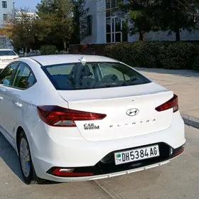 Hyundai Elantra 2020