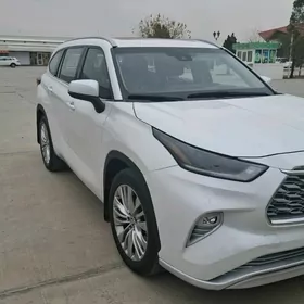 Toyota Highlander 2022