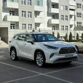 Toyota Highlander 2021