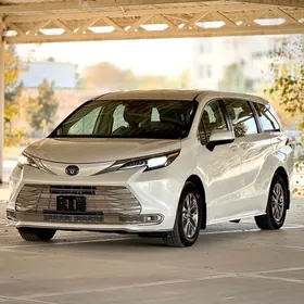 Toyota Sienna 2022