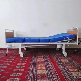 кровать больничная