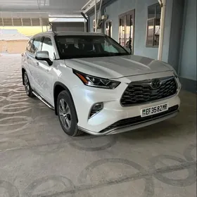 Toyota Highlander 2022