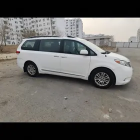 Toyota Sienna 2012