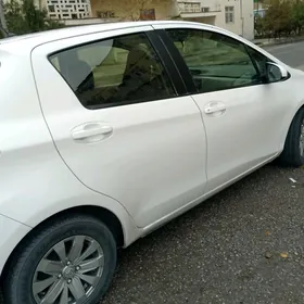 Toyota Yaris 2012