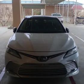Toyota Camry 2020