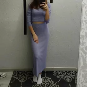 Юбка и топ с длинными рукавами