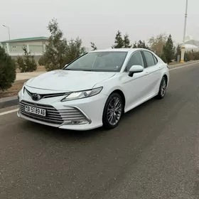 Toyota Camry 2022
