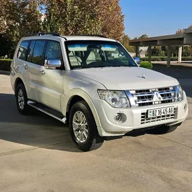 Mitsubishi Pajero 2013