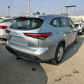 Toyota Highlander 2021
