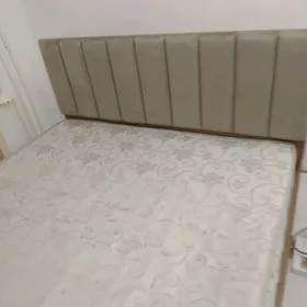 двухспальная кровать Срочно