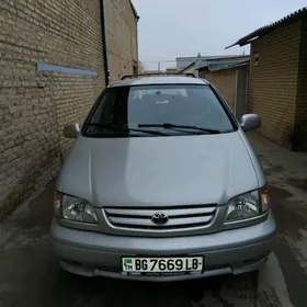 Toyota Sienna 2002