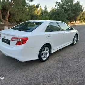 Toyota Camry 2014