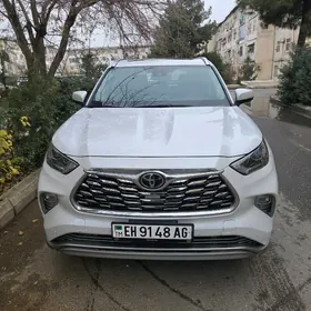 Toyota Highlander 2022