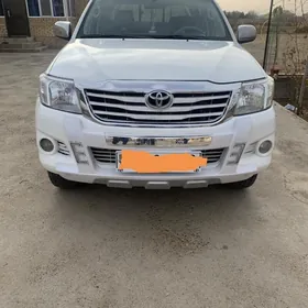 Toyota Hilux 2013