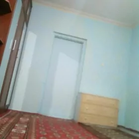 Bir komnat kreÿine berjek